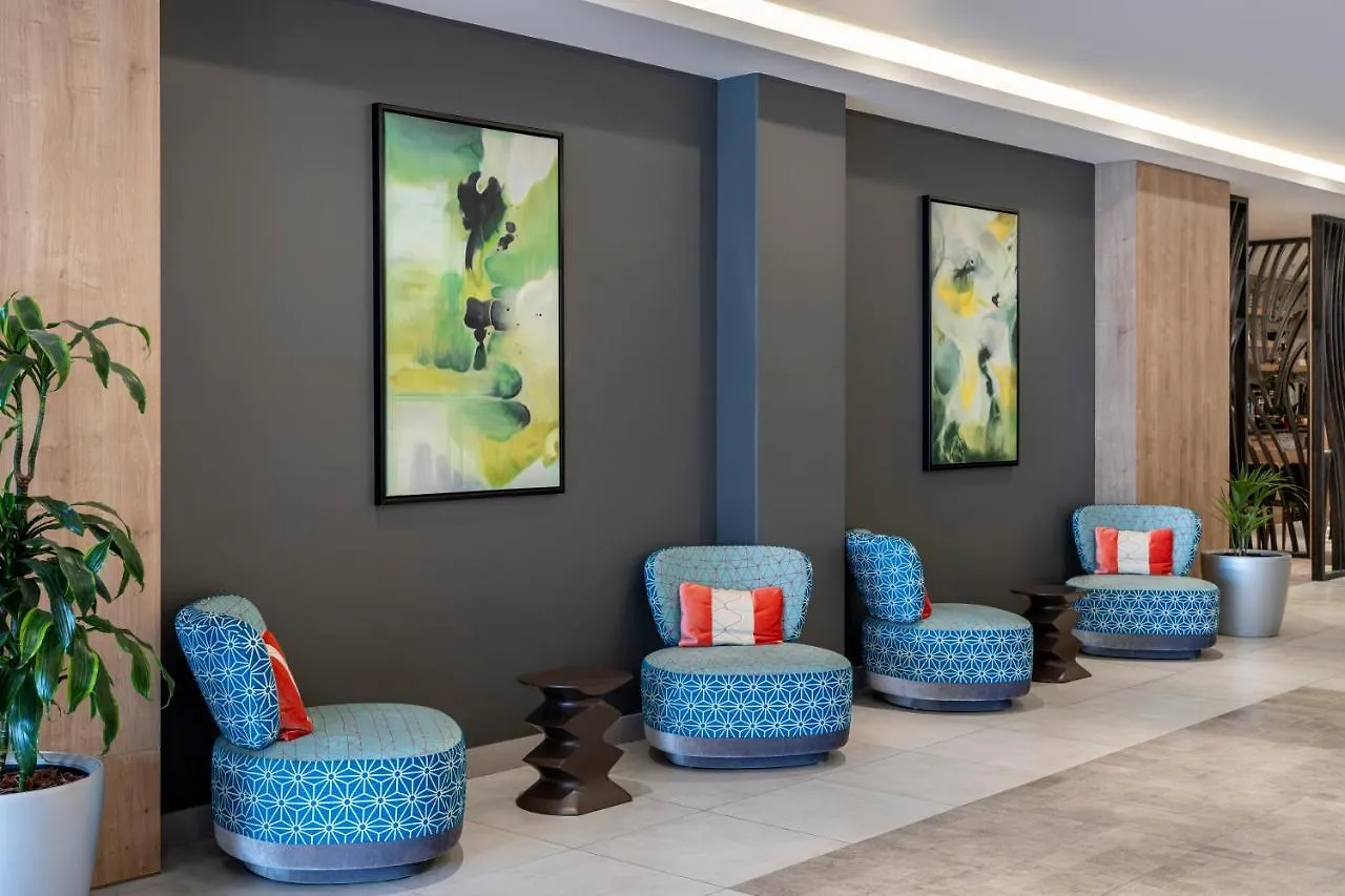 Adagio Aparthotel Jeddah Malik Road 4*,